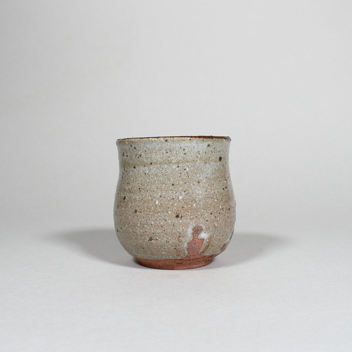 唐津焼,小島直喜 ,和食器,食器,陶器,湯呑,カップ,伝統工芸品,karatsuware,naokikojima,pottery,teacup,japanesecup,japanesetea,絵唐津,小さい湯呑,小さいカップ,左馬,縁起物