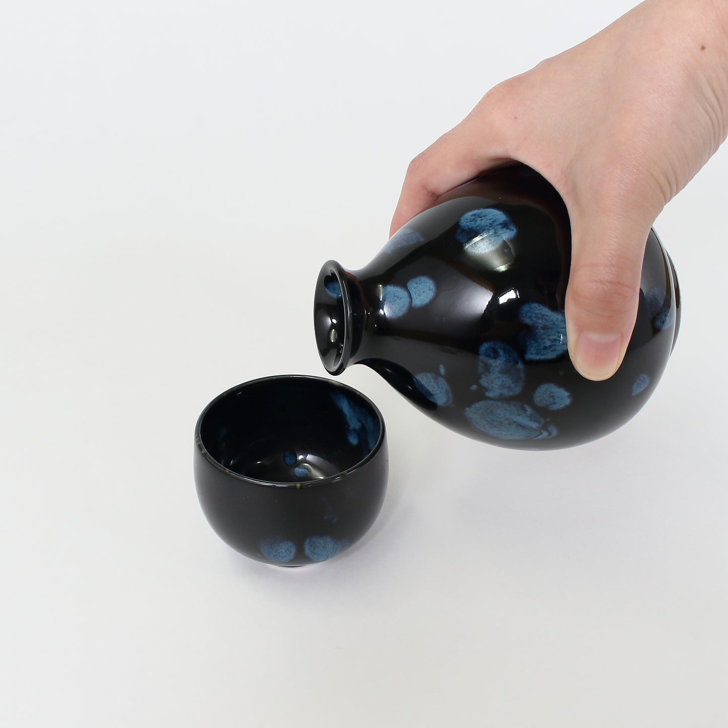 ceramic,droplet,yukiinoue,井上祐希,有田焼,皿,磁器,aritaware,sakecup,guinomi,ぐい吞,日本酒,