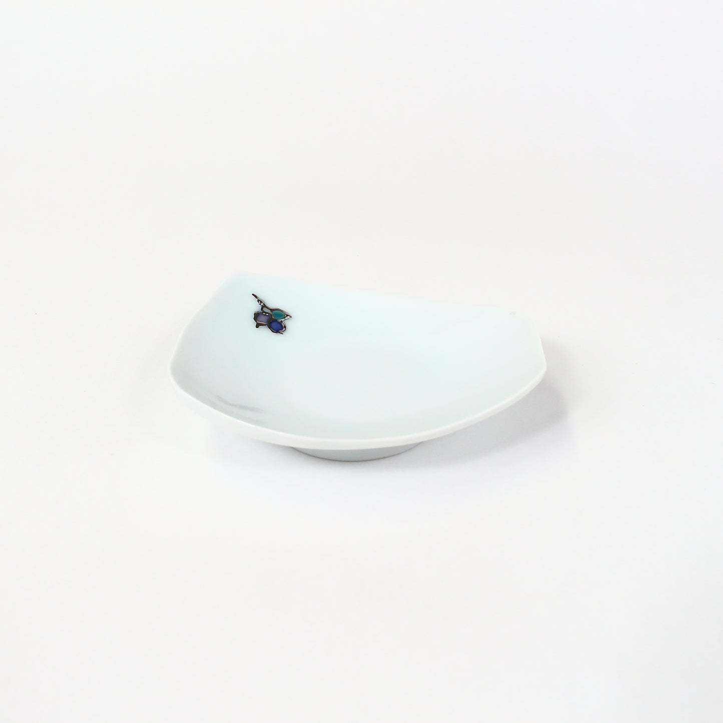 Arita ware | Takuma Tsuji | Moriage silver , small plate “Nanten” [one-of-a-kind item]