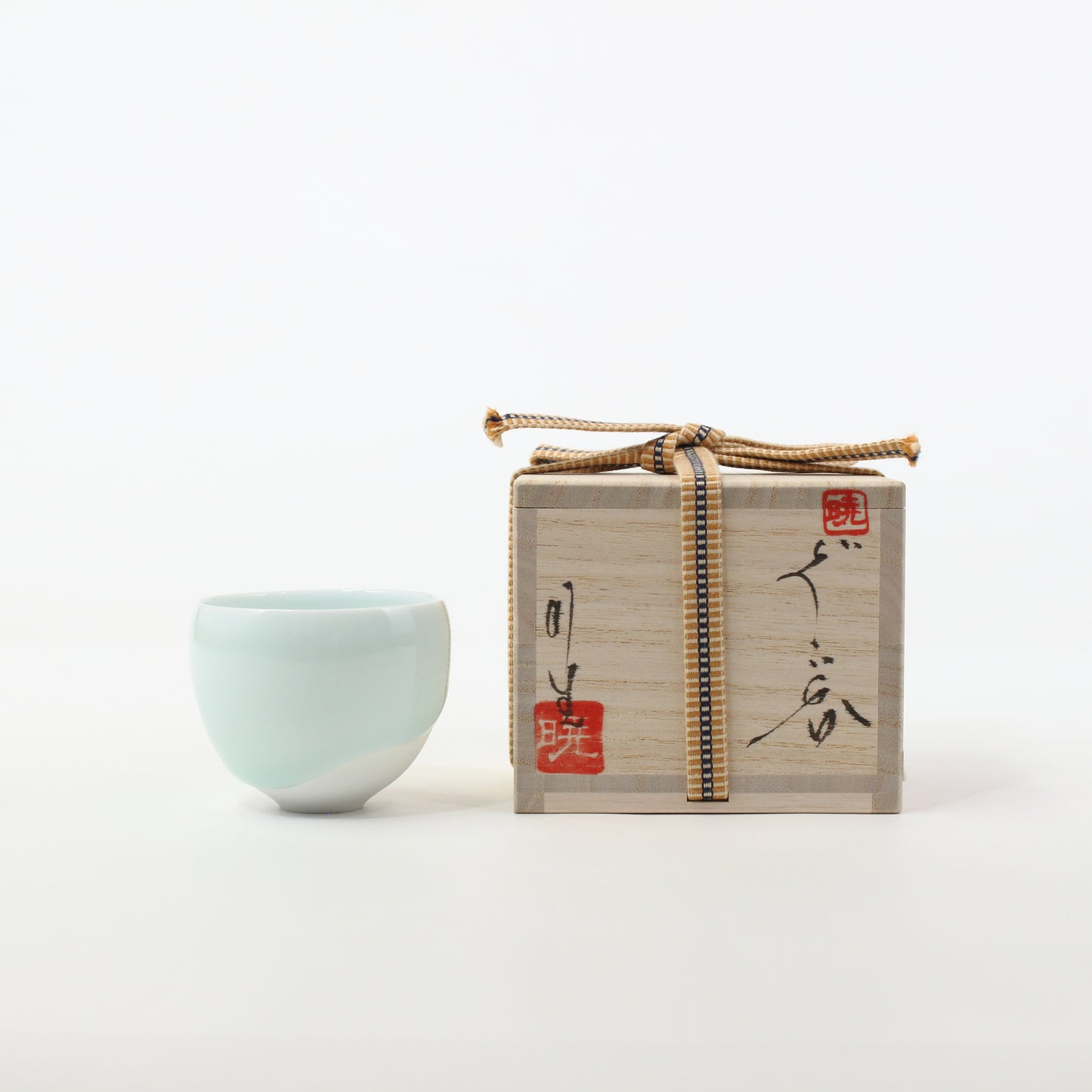 Arita ware | Akio Momota | blue and white porcelain sake cup