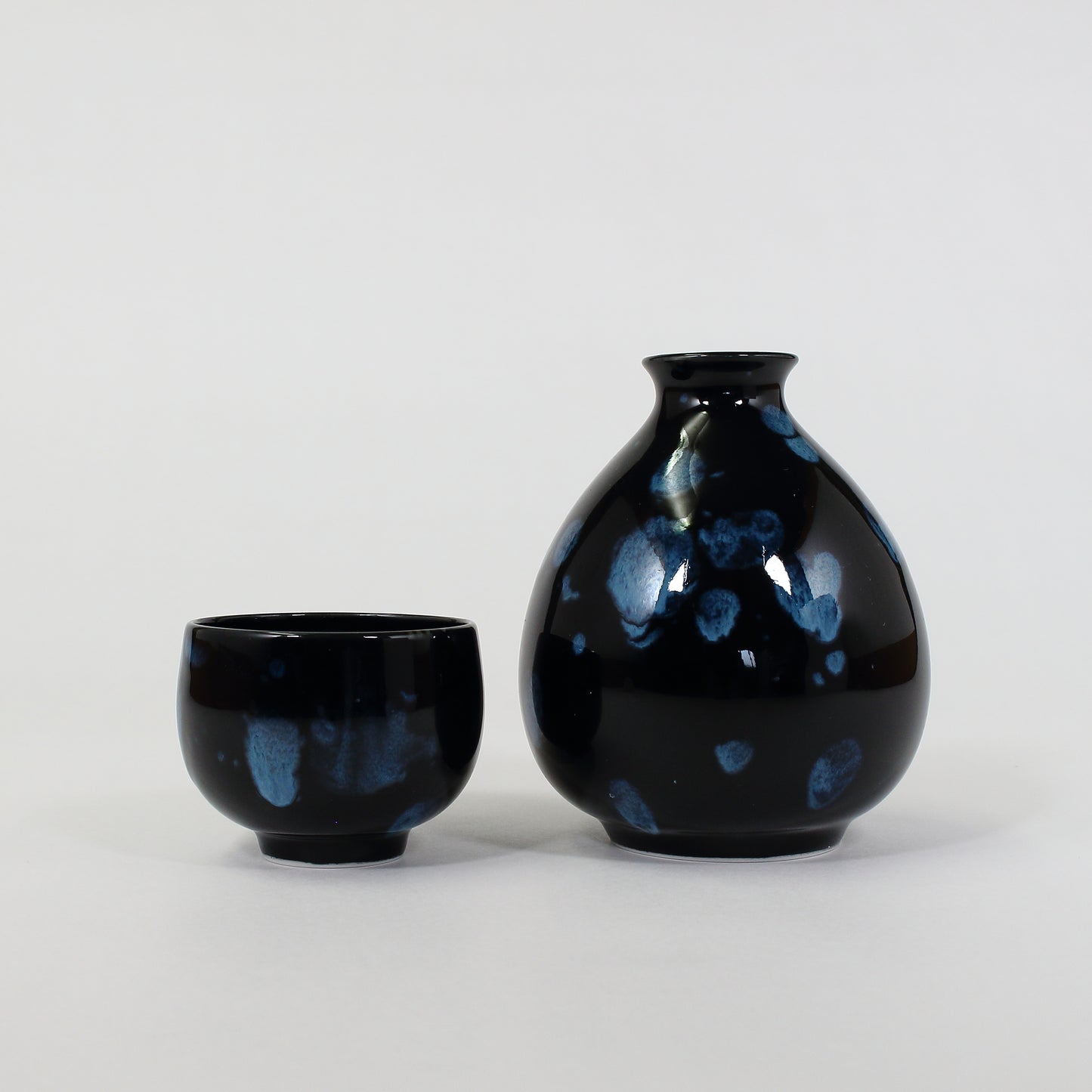 ceramic,droplet,yukiinoue,井上祐希,有田焼,皿,磁器,aritaware,sakecup,guinomi,ぐい吞,日本酒,