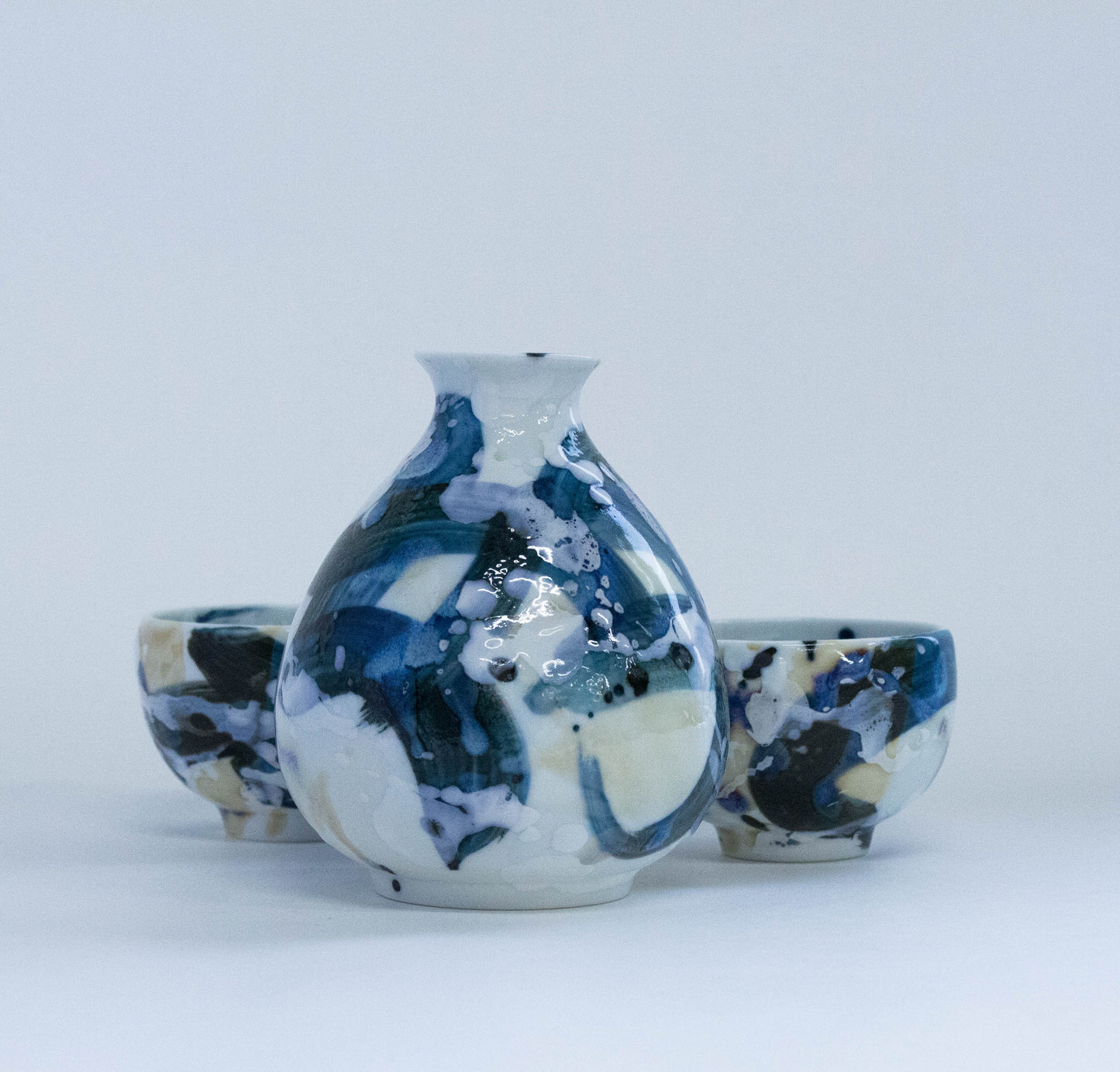 Arita ware | Yuki Inoue | Dyed glaze sake bottle [one of a kind] 